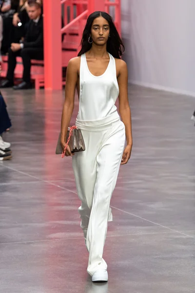 Look 66